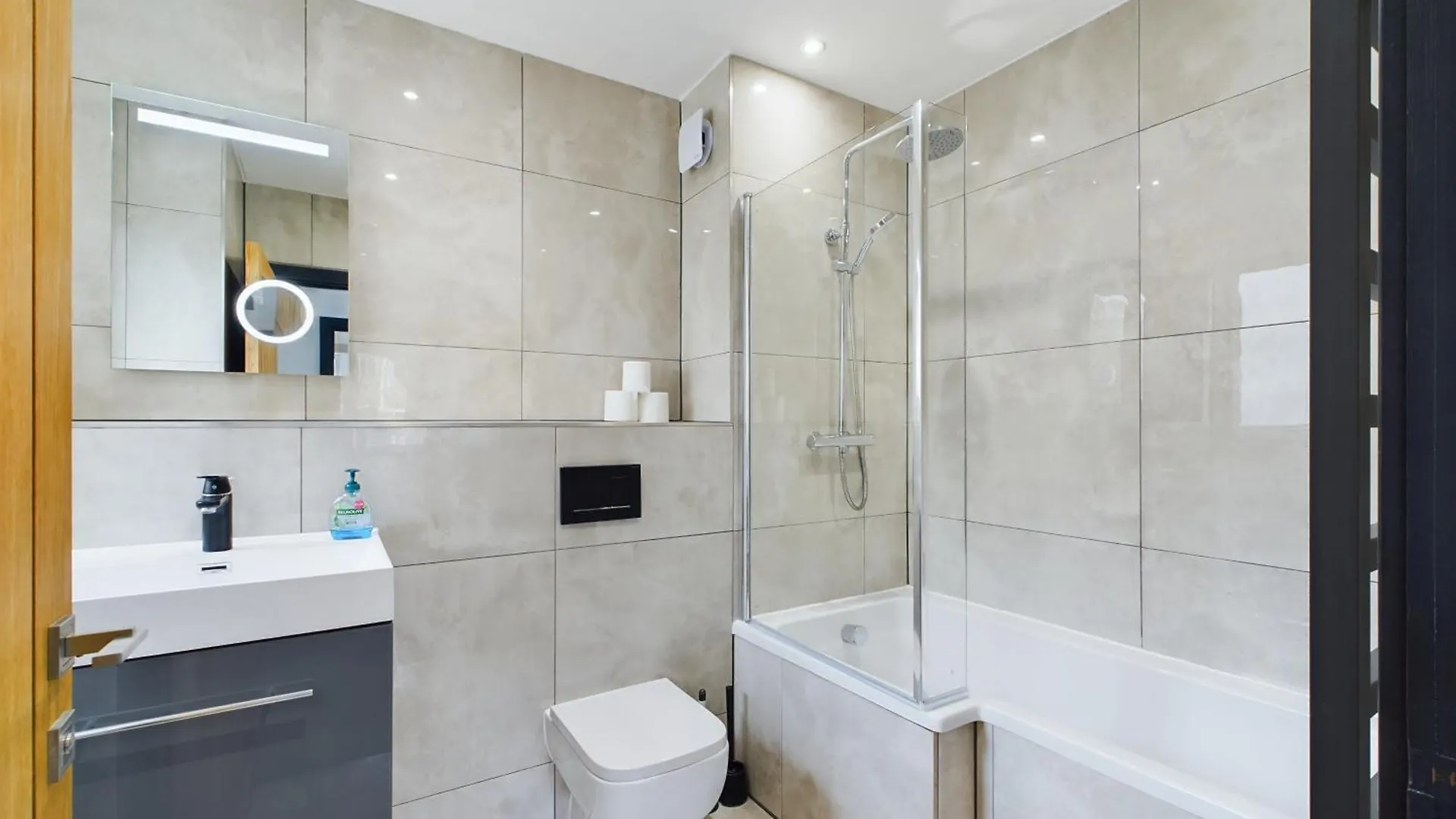 Orange Horizon - Brighton Central - 6 Beds Apartment